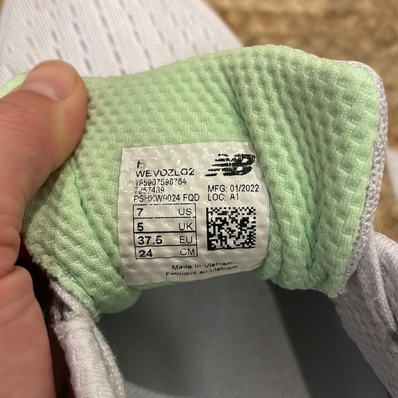✨EUC New Balance Fresh Foam Sneakers✨ - Picture 7 of 7